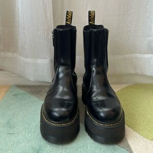 Platform Dr. Martens Boots